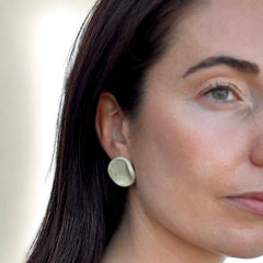 Perla | Handcrafted pearl sage-green ceramic stud earrings