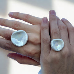 Perla | Handcrafted pearl-white ceramic ring